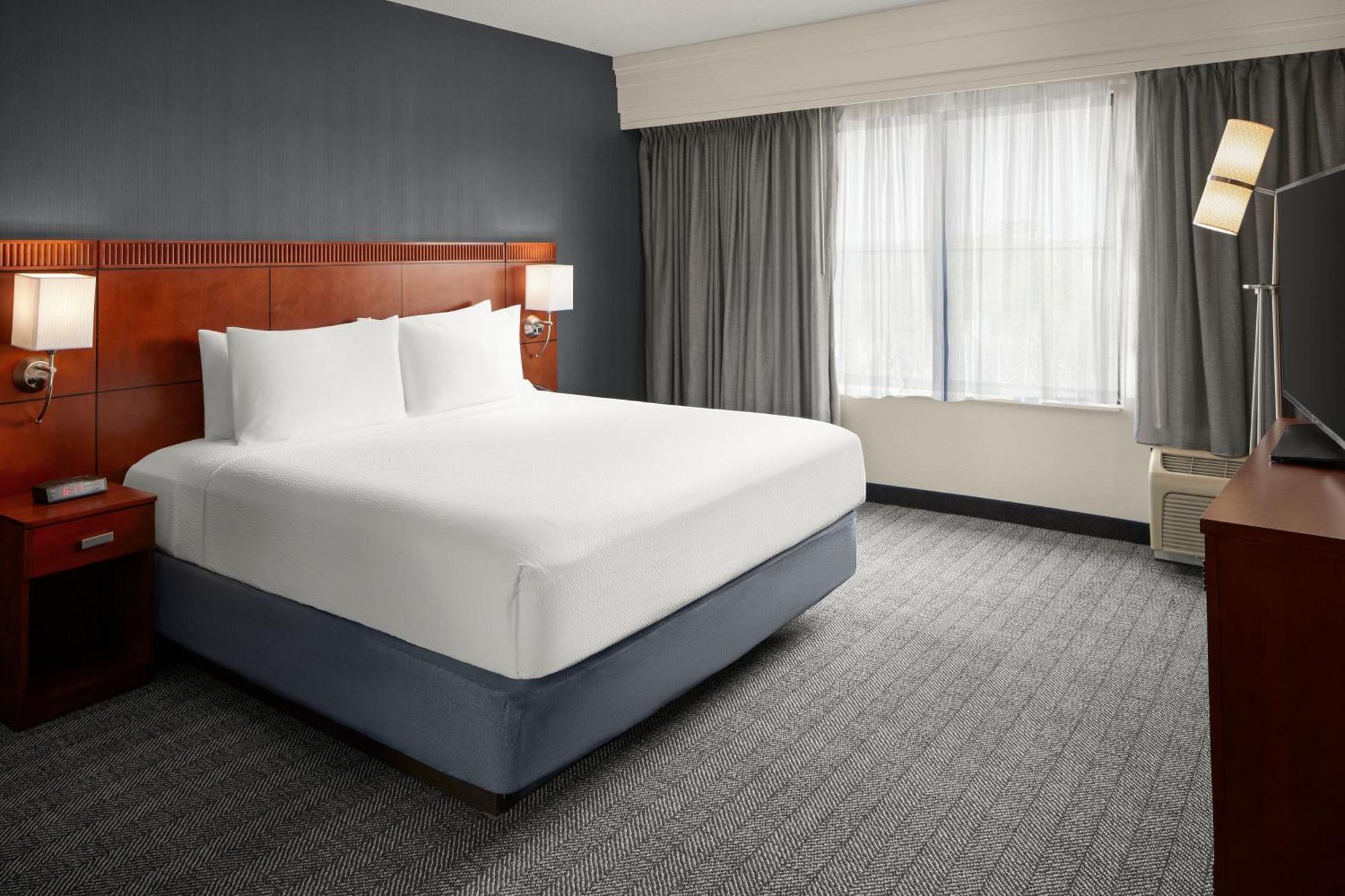 Courtyard By Marriott Winchester Medical Center Экстерьер фото