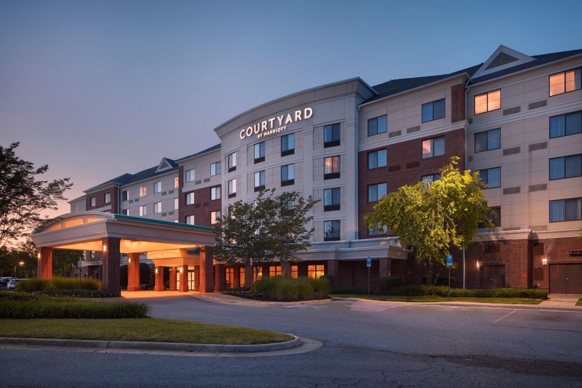 Отель Courtyard By Marriott Winchester Medical Center Экстерьер фото